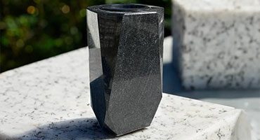 Akcesoria nagrobne z granitu - pomniki Wrocław