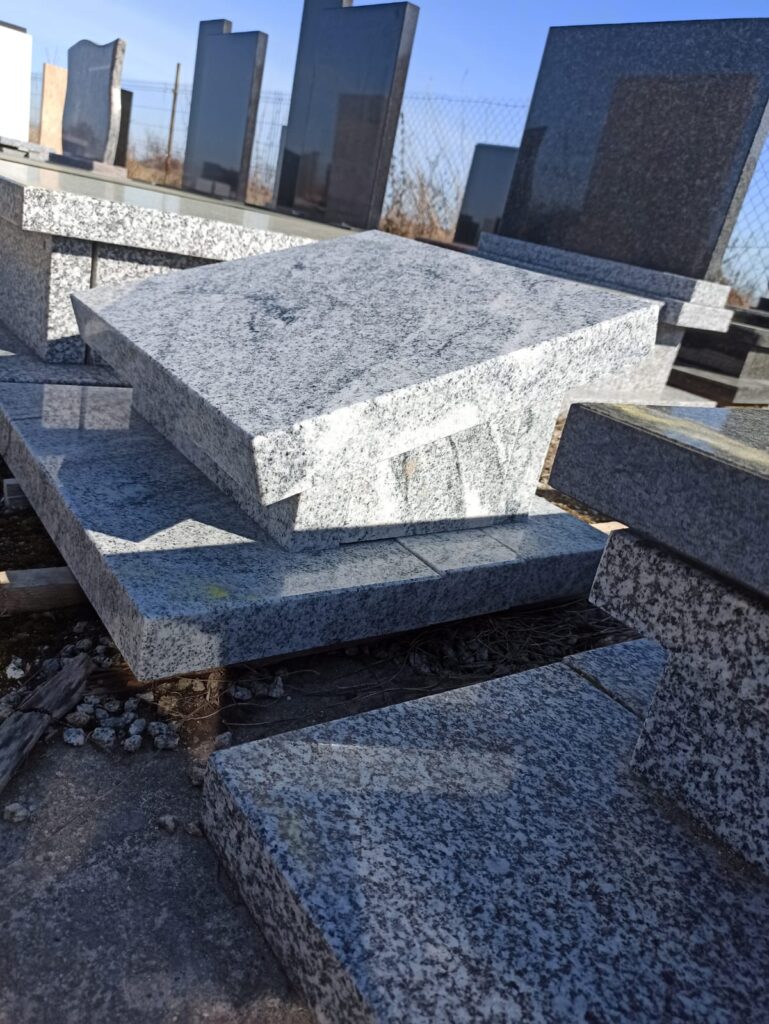 Nagrobek urnowy duży wybór Wrocław